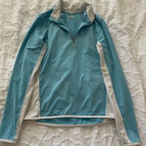 Quarter zip pull over